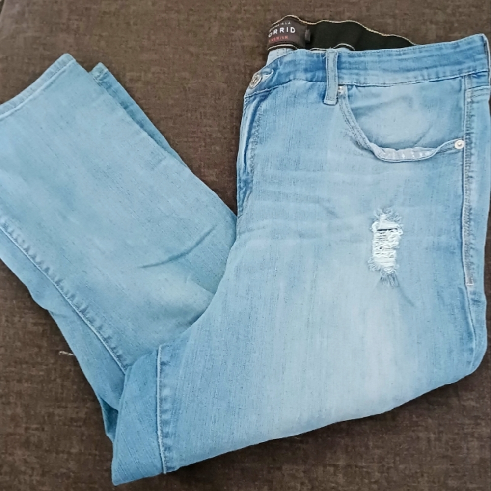 Ladies blue Jean Torrid crop jeans, size 22